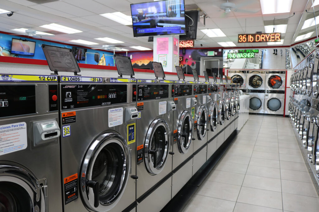 Coinless laundromat near me
